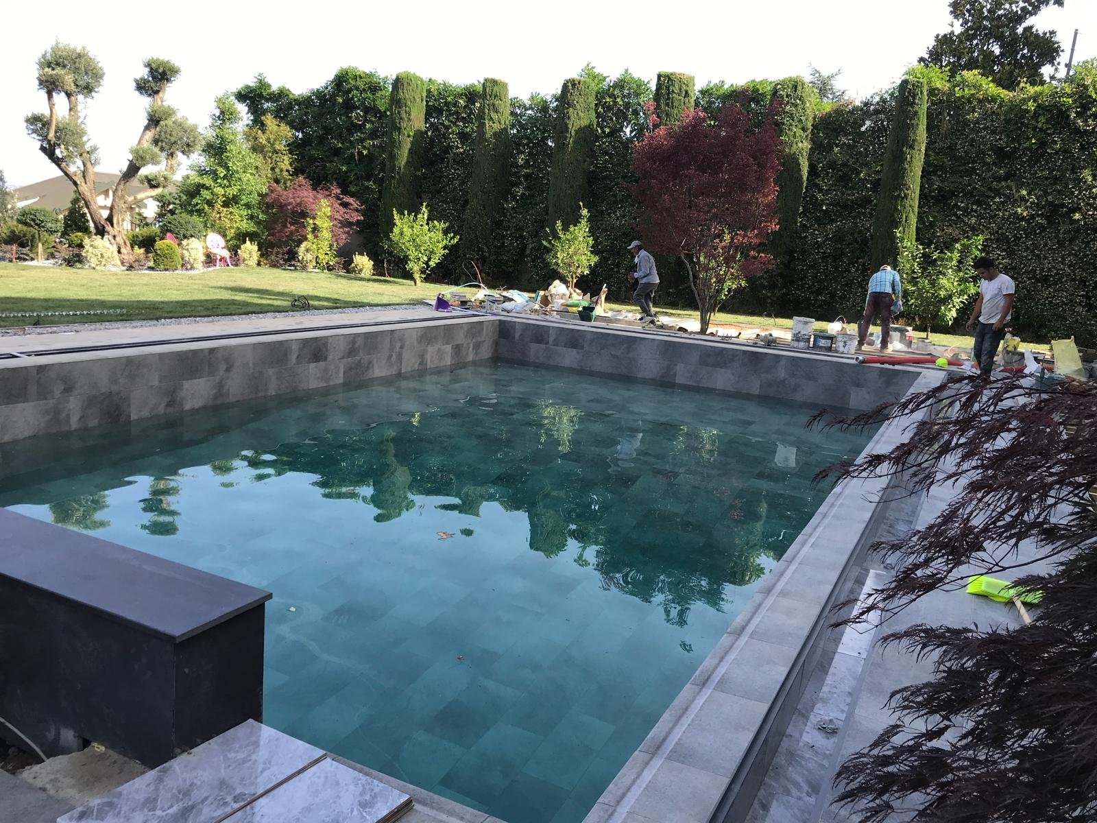 Modern Yüzme Havuzu